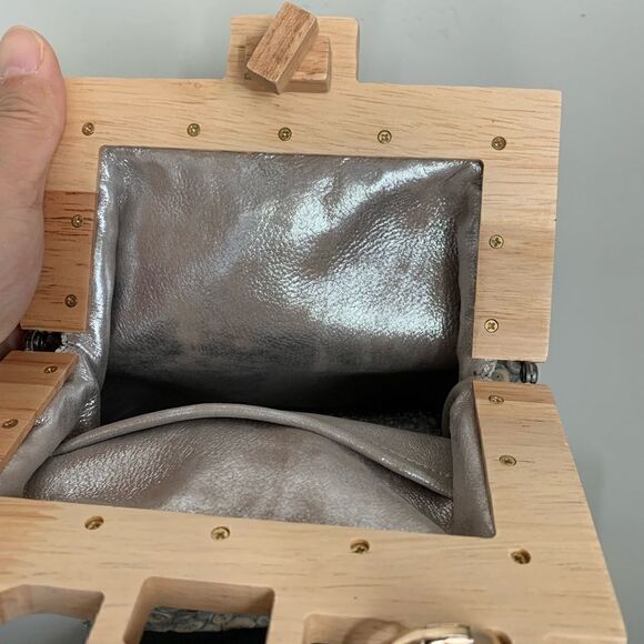 Handmade Genuine Embossed Leather Turnlock Wooden Frame Bag & 2 Strap Styles - Picture 13 of 16